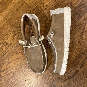 Hey Dude Men’s slip on loafers.